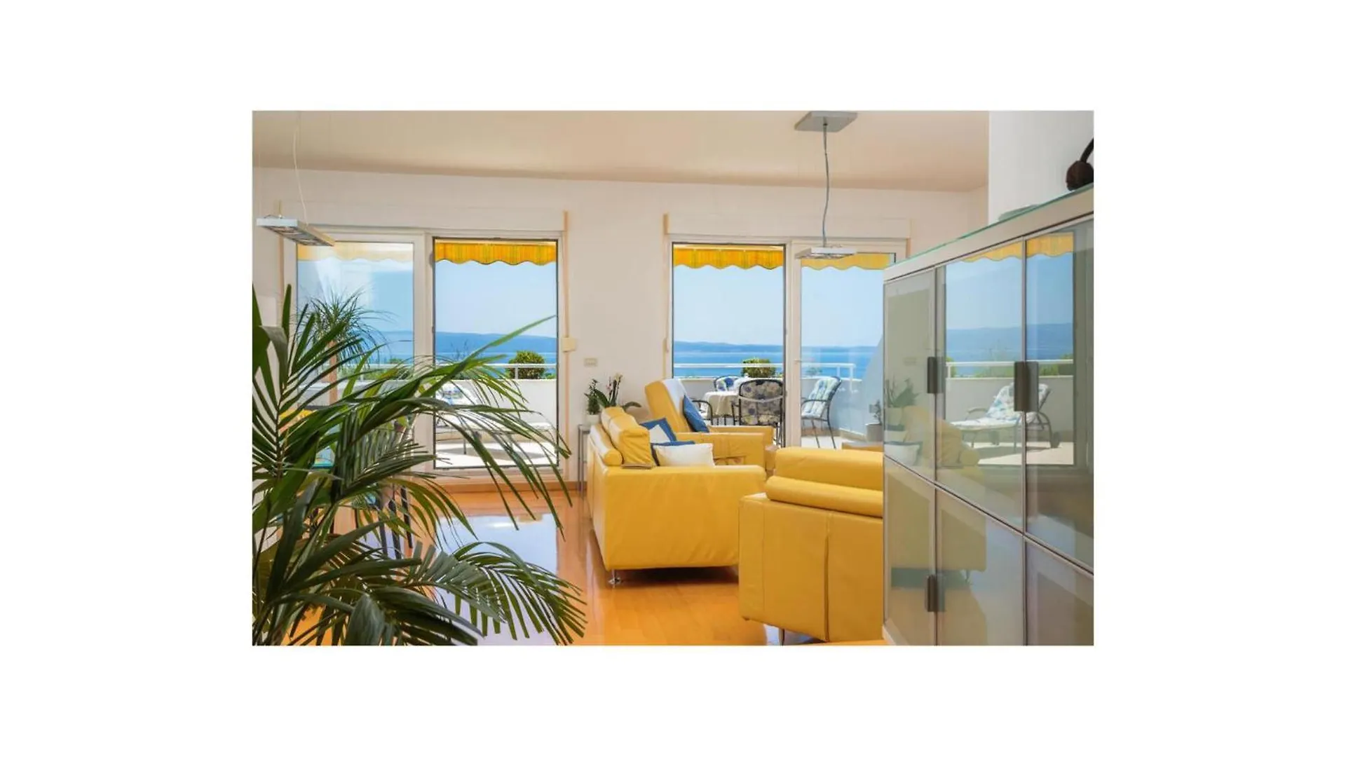 Beach Front Apartment In Split With Wifi 0*,  Croatia